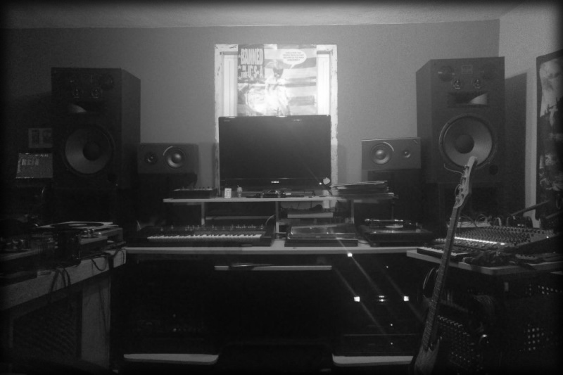 akom-studio